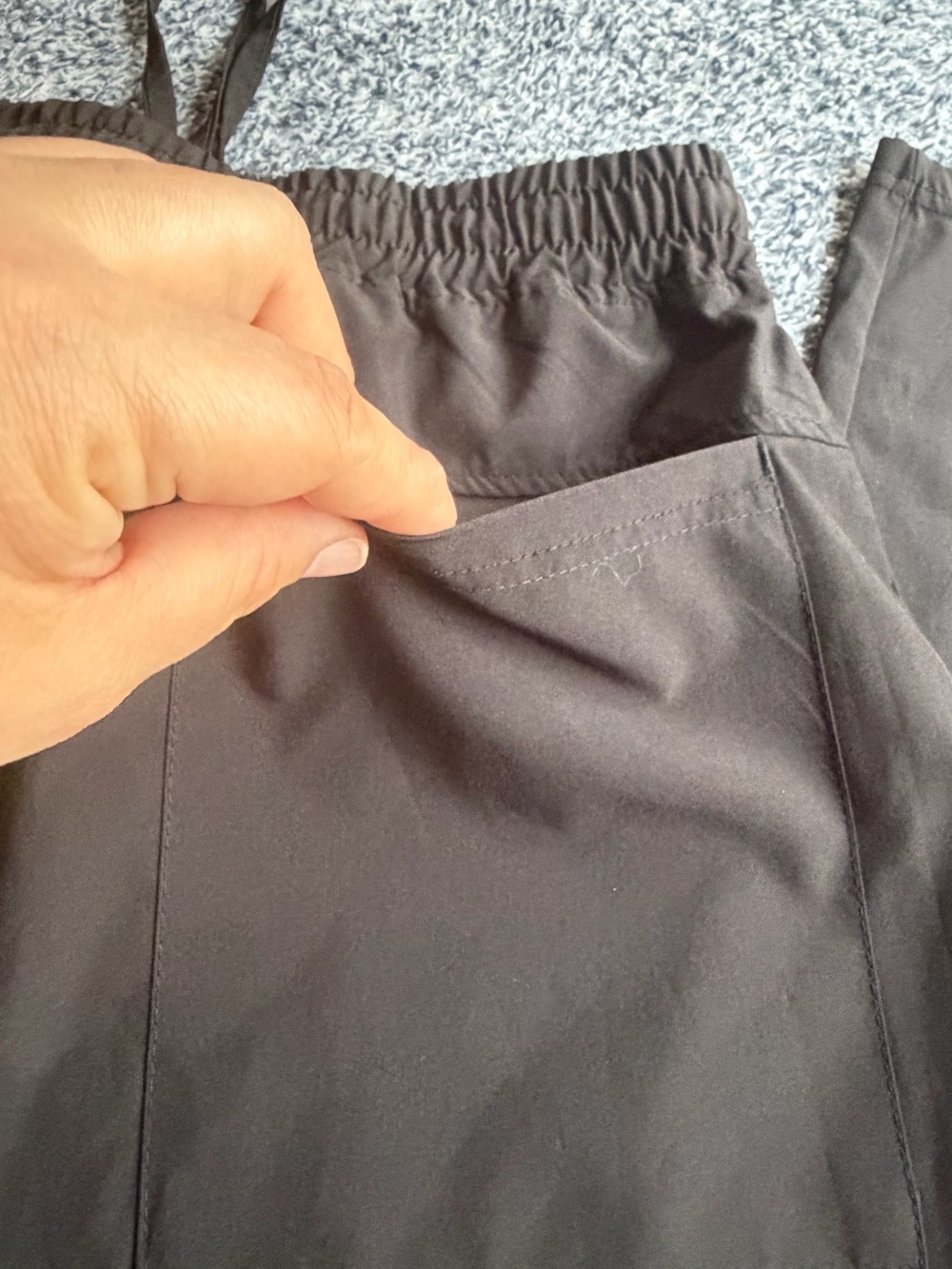 Women's Black Drawstring Cargo Crop Pants - Picture 12 of 12